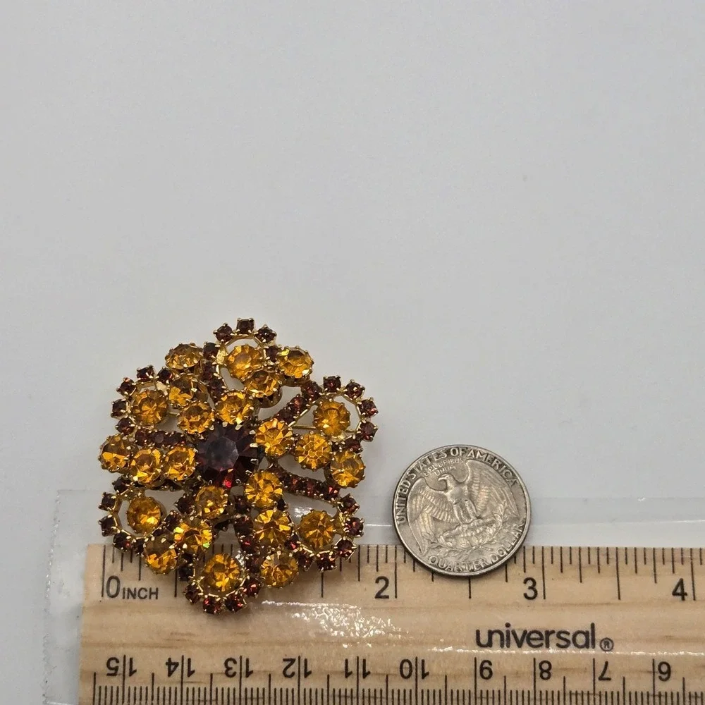 VTG Brooch Tiered Boho Cluster Root Beer Rhinestone Floral‎ Autumn Fairycore Pin